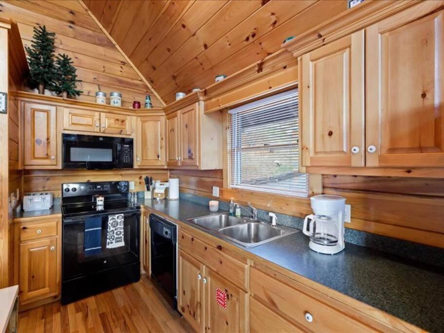 Breathtaking Views Of The Smokies, 3 Mins To Gatlinburg Villa ภายนอก รูปภาพ