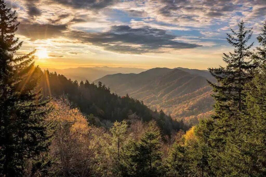 Breathtaking Views Of The Smokies, 3 Mins To Gatlinburg Villa ภายนอก รูปภาพ