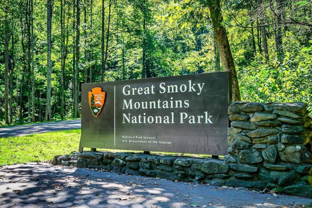 Breathtaking Views Of The Smokies, 3 Mins To Gatlinburg Villa ภายนอก รูปภาพ
